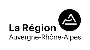 Photo du logo La Région Auvergne-Rhône-Alpes écrit en noir au milieu de l'image. Un petit rond noir apparait sur le coté droit de l'illustration avec à l'intérieur un dessin blanc en forme de A